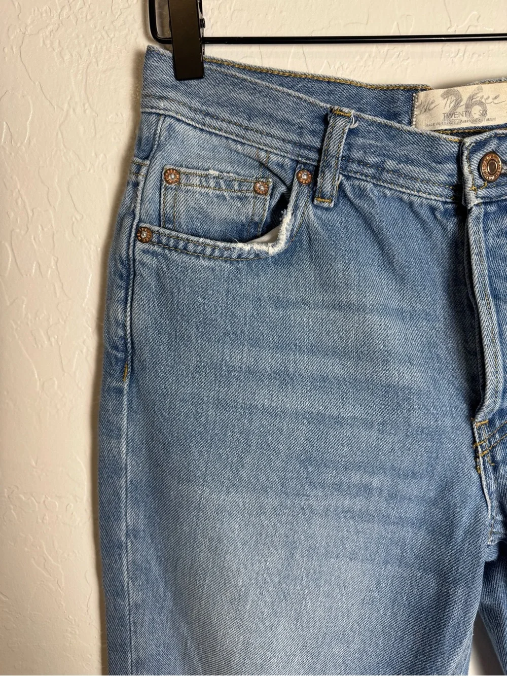 Free People Tapered Baggy Distressed Raw Hem Jeans Light Wash Low Mid Rise 26